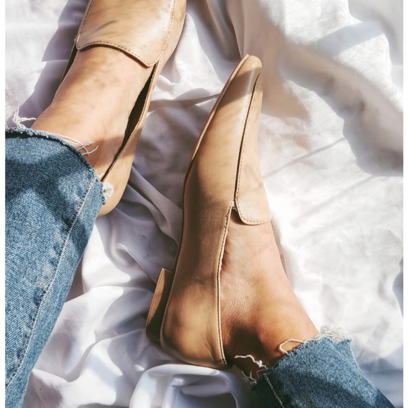 🚨The Belle// Camel vegan leather loafer Flat - Picture 4 of 5